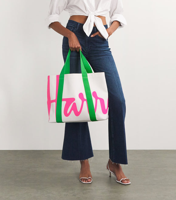 Harrods
Medium Cotton Logo Tote Bag (cream w/pink)..حقيبة  متوسطة الحجم من القطن بشعار هارودز (كريمي مع وردي ا
