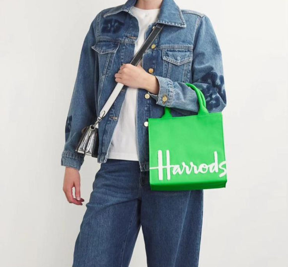 Harrods

Small Cotton Logo Tote Bag (Green)حقيبة صغيرة من القطن باللون الاخضر)