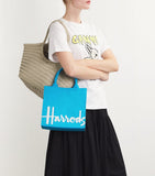 Harrods

Small Cotton Logo Tote Bag (Bright blue)..حقيبة صغيرة من القطن بشعار (أزرق فاتح)