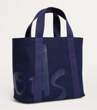 Harrods
Mini Cotton Logo Tote Bag (Navy)حقيبة قطنية بشعار هارودز حجم صغير لون ازرق داكن