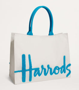 Harrods

Large Cotton Logo Tote Bag (Colour ivory)..

حقيبة تسوق قطنية كبيرة بشعار هارودز(لون عاجي)