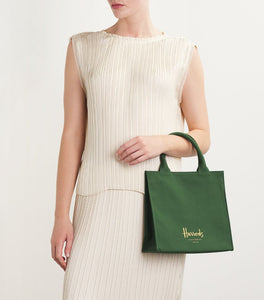 Harrods

Small Cotton Logo Tote Bag (Dark green)..حقيبة صغيرة من القطن باللون الاخضر الغامق