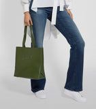 Medium Leather Kensington Tote Bag Green..حقيبة جلدية متوسطة الحجم باللون الاخضر