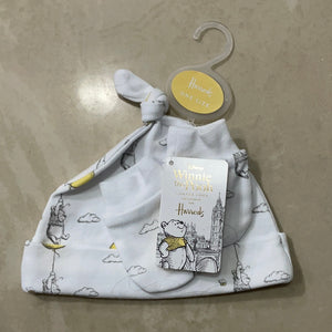 Harrods Winnie the Pooh Hat and Mitt Set