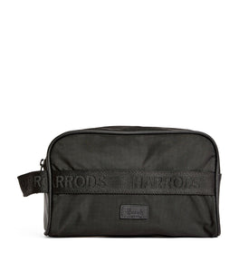 Cheswick Black Logo Wash Bag...حقيبة تشيسويك الأسود