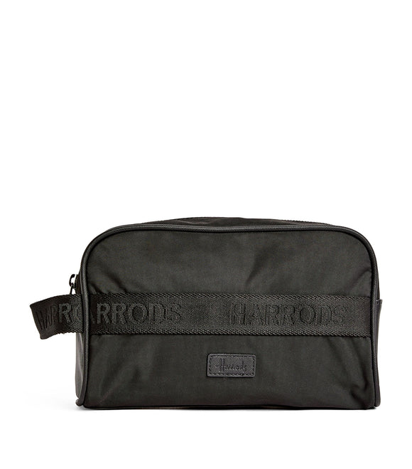 Cheswick Black Logo Wash Bag...حقيبة تشيسويك الأسود