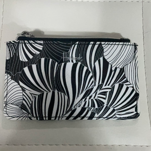 Harrods Monochrome Floral Graphic Card Holder...حامل بطاقات هارودز أحادي اللون بنقشة الزهور